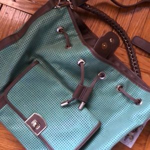 Urban expressions bucket bag